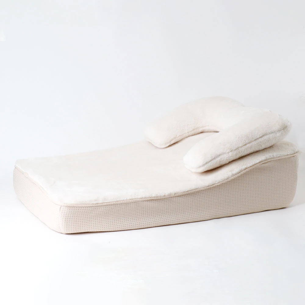 product_image_1763722123.webp 低反発まくら付きスロープクッションベッド - Image 1